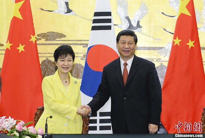 Ngày 27 tháng 6 năm 2013, tại Bắc Kinh, Tổng thống Hàn Quốc bà Park Geun-hye và Chủ tịch Trung Quốc Tập Cận Bình tổ chức hội đàm